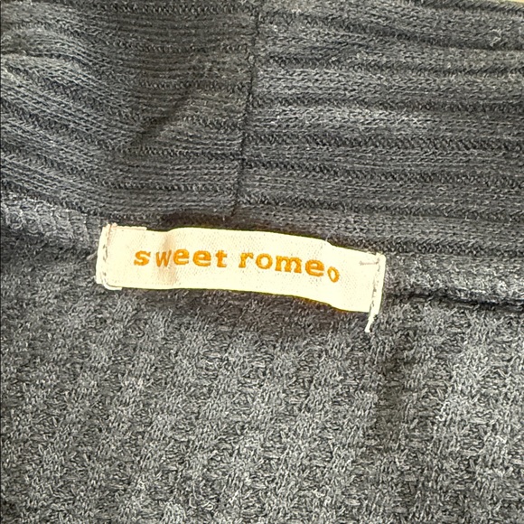 Sweet Romeo Black Open-Front Ribbed Cardigan - Picture 2 of 11